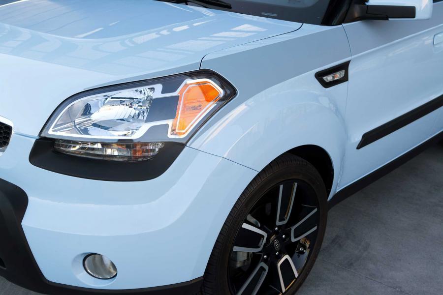  Kia Soul Ghost 2010 года  (фото 11 из 26)